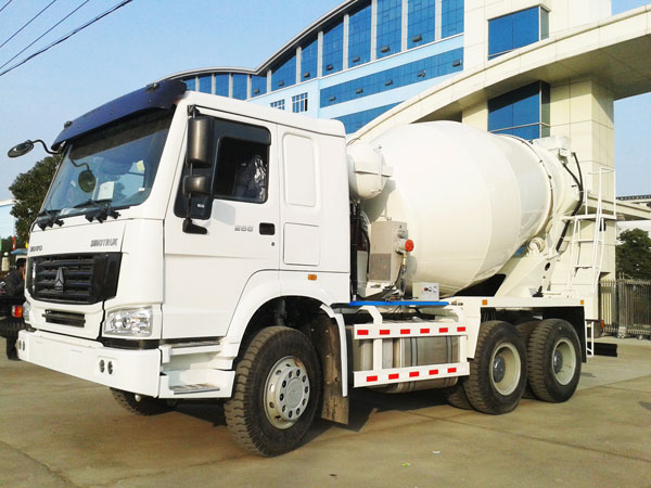 mini concrete truck