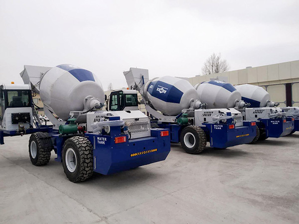 self-loading mobile concrete mixer
